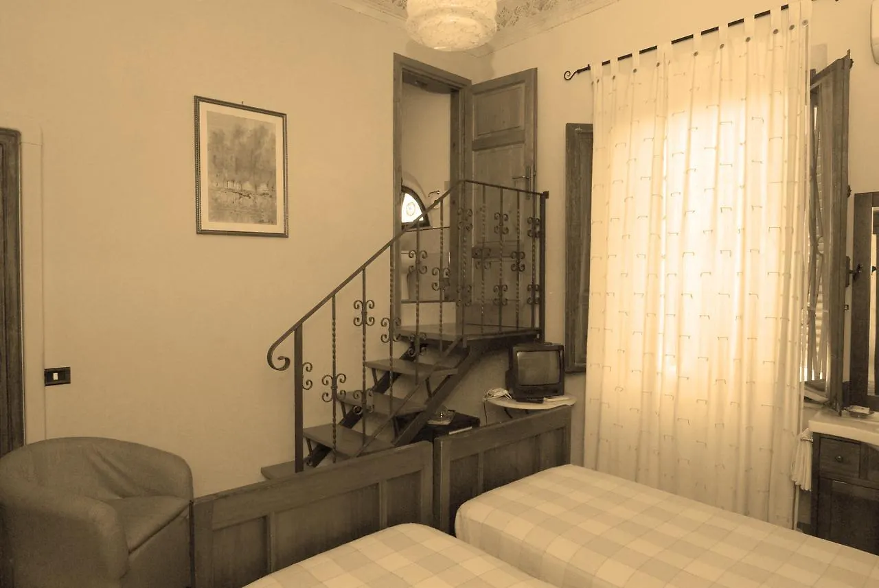 Le Villi Friendly B&B Torre del Lago Puccini Frühstückspension